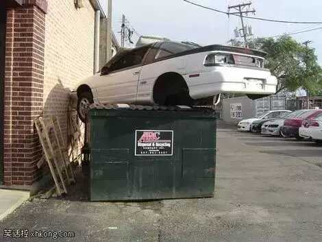 妹子，你这身高要秒杀一切啊，不愧是大长腿，还是别穿高跟鞋