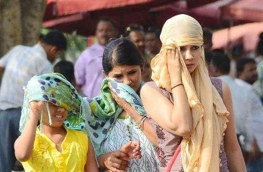 印度夏季高温50多度，街头随处可见睡觉的人，他们是如何避暑的？