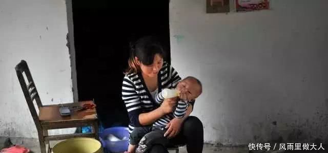 农村“假寡妇”与“留守男”越来越多，为啥他们不去打工