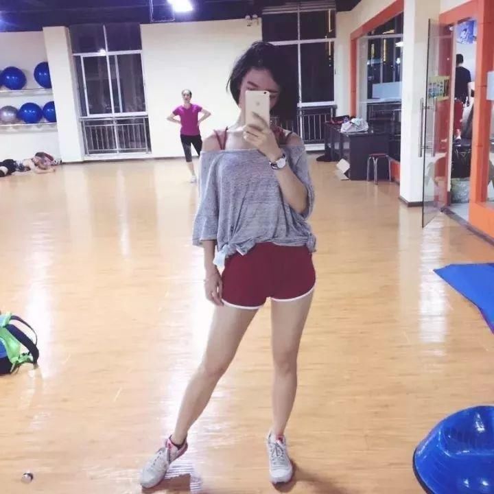 求你，不要再穿那么丑去健身房了!