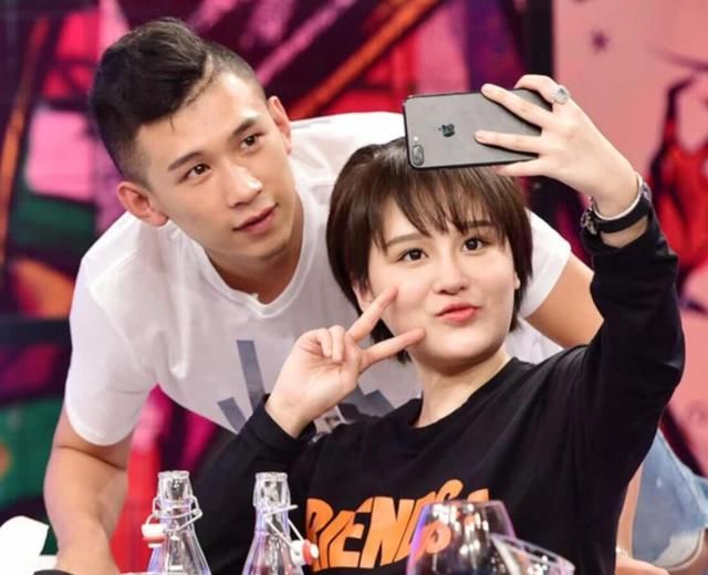 网曝球球分手原因，天佑未婚生子，被封杀赔了很多钱