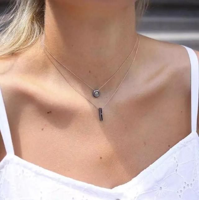 项链戴得好，拍照显脸小