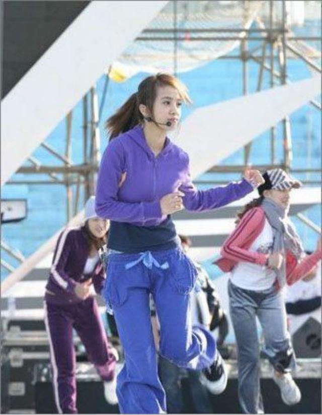 38岁蔡依林再走性感路线，妩媚而不失端庄说的就是她