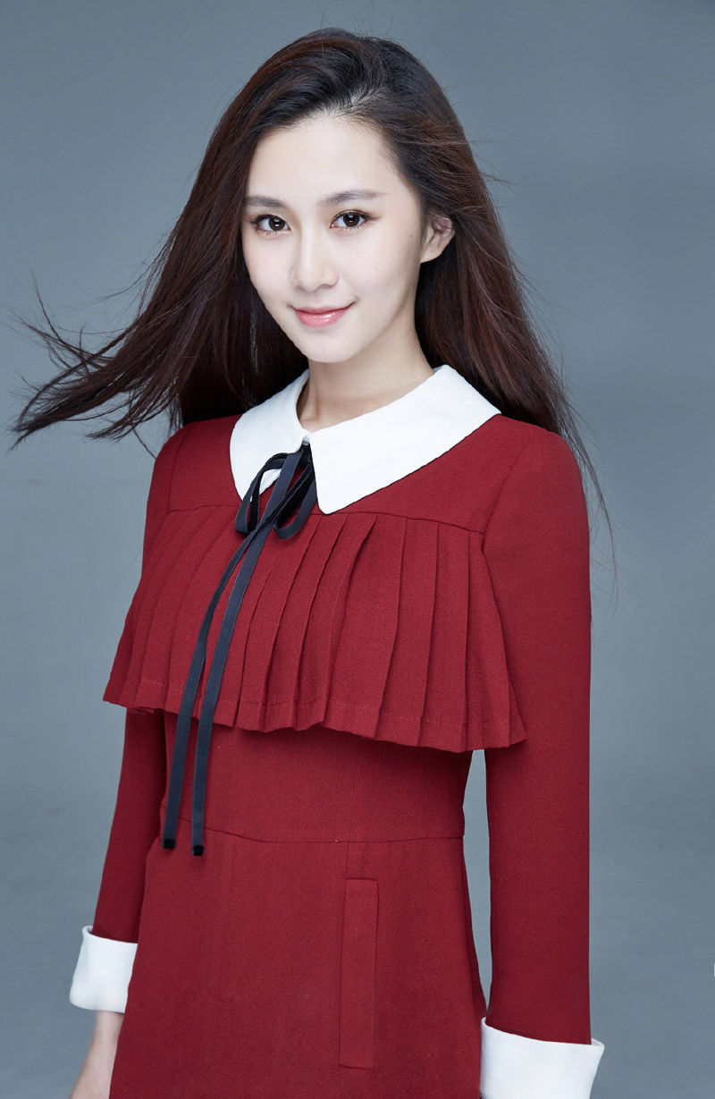 刘颖伦清新甜美时尚写真图片，时尚靓丽，气质迷人!