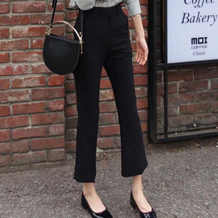 今年流行一款女裤:叫“逛街裤”!比牛仔裤时尚，初秋穿正合适