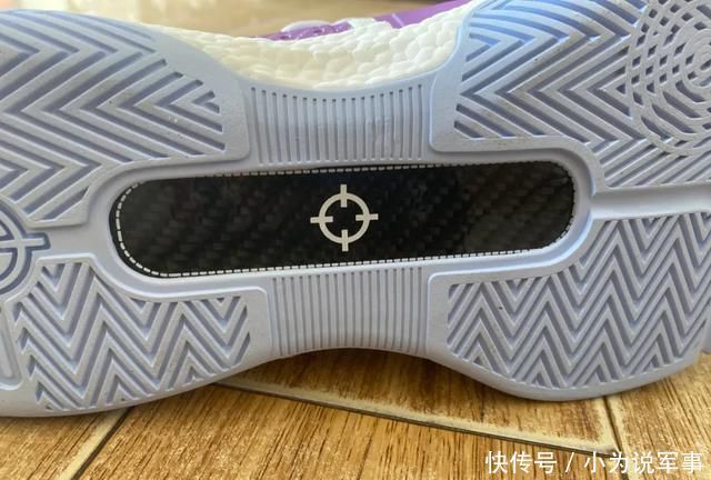 鞋面:全掌类boost,足弓大碳板,范弗里特上脚的狙击一代你期待吗