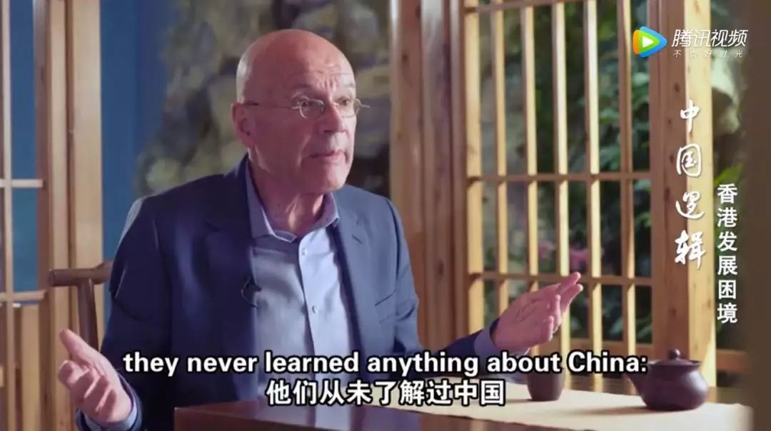 双语新闻：破除西方谬论！英国学者对香港困境的分析太透彻，全程