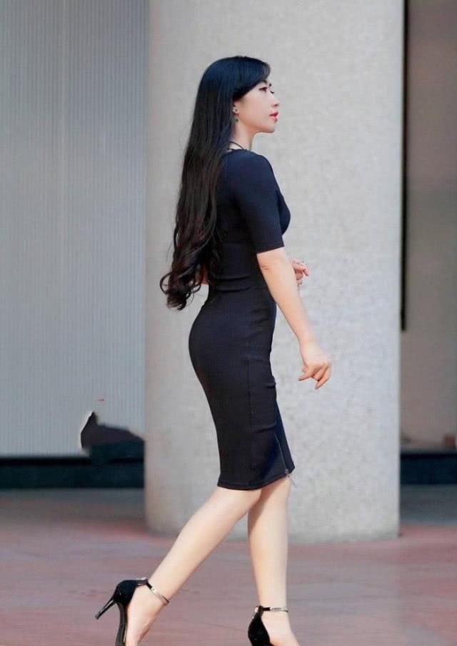  妙用■时尚穿衣搭配之既显高又显瘦，妙用视线错觉感，拉伸整体曲线美