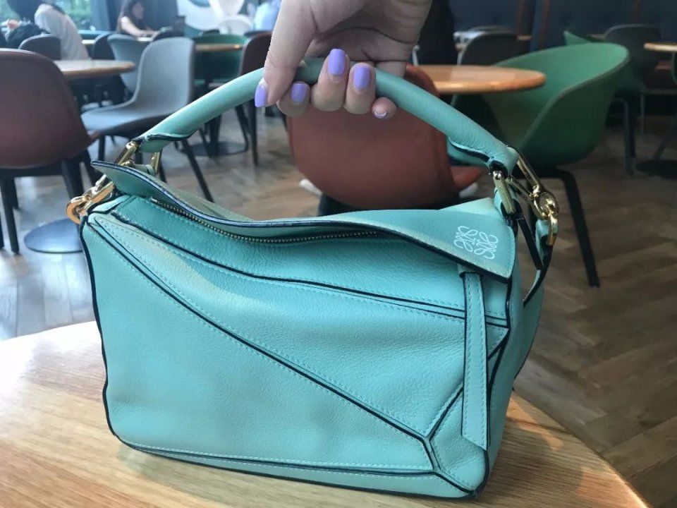 买手袋就像投资，BAZAAR推荐你几个稳赚不赔的最新款!