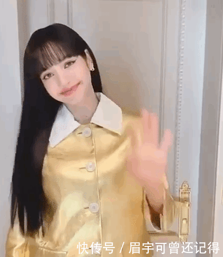「亮相」人间芭比Lisa亮相Prada秀场 向你发射甜蜜暴击
