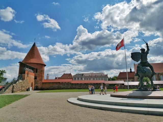 立陶宛旧都神秘老城堡 充满离奇传闻 官宣：地底有人