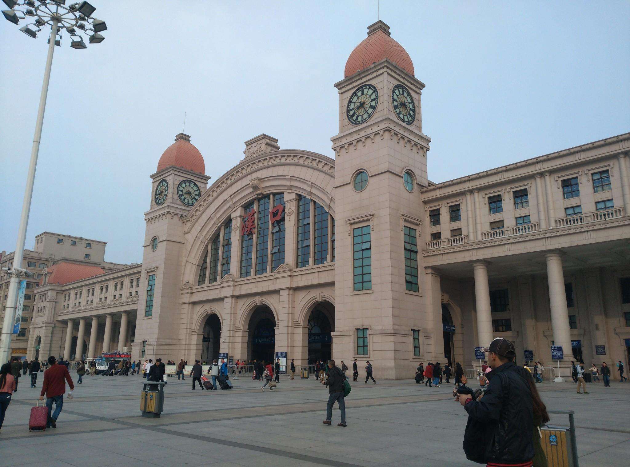 我国最有特色的火车站，像城堡一样的车站，中国最大的欧式火车站