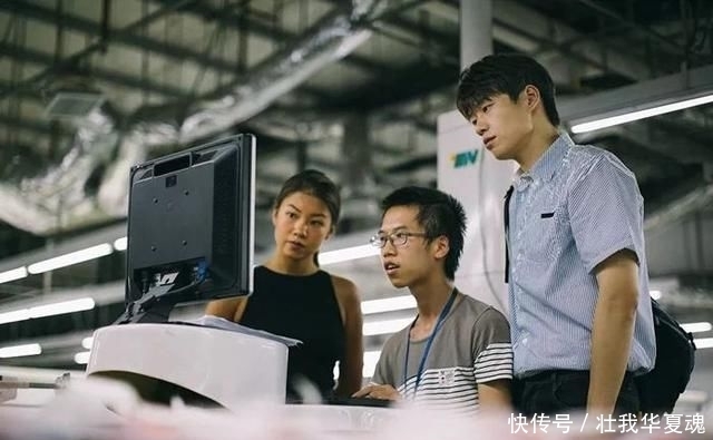 填充■球鞋当花瓶,鲜花填充羽绒服?时尚界的环保也太香了