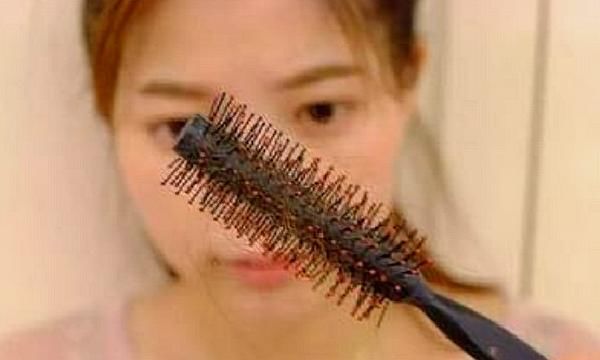  「洗发水」女生洗头做了这三件事，头发会越来越糟，越来越油