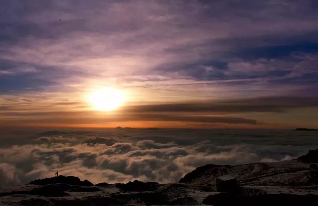 四川这座小城，叫板稻城亚丁，不输江南，藏着亚洲第一云海，高铁