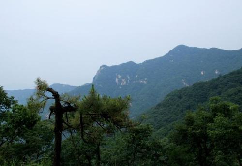 河南旅游攻略：河南这处人间仙境和湖北武当山齐名，周末的好去处