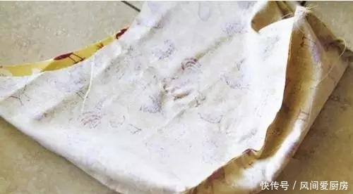  [实用]废弃仿貂皮裤子变身实用流苏包教程