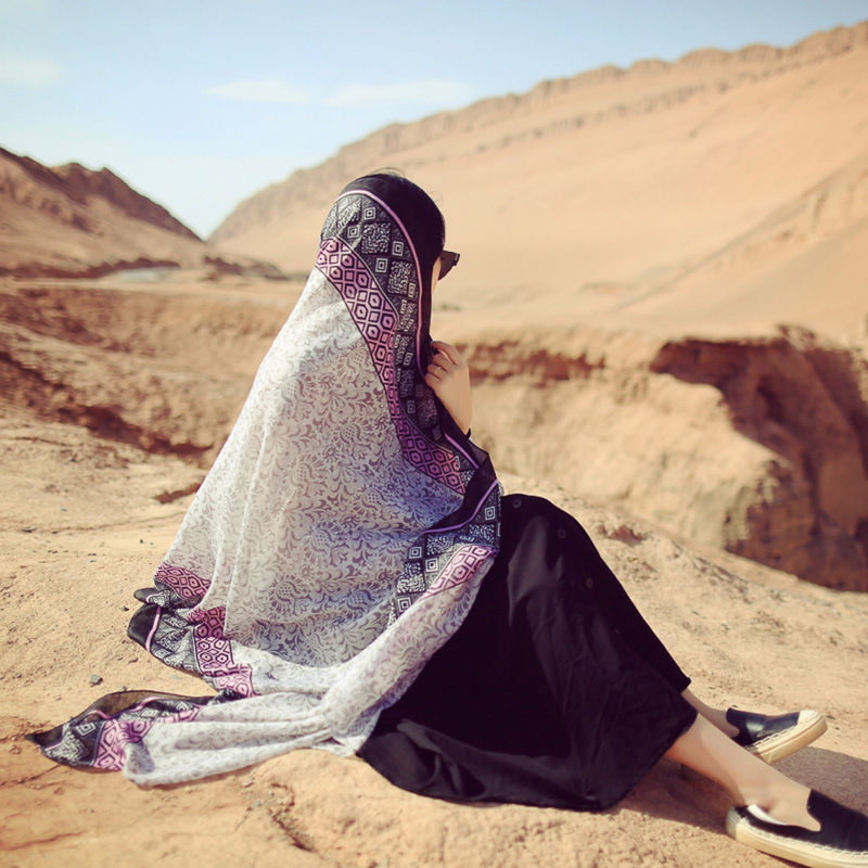 媳妇个子矮，不敢买长裙，9月就穿“秋披肩”，时尚又显高