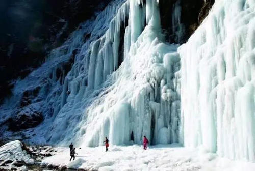 仍未公开的绝对秘境！中国版的“黄石公园”，亚洲最大的冰瀑－－