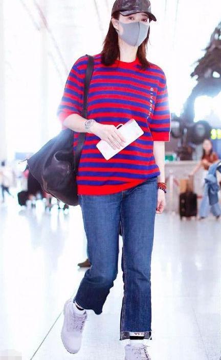 蒋欣到底有多冷？穿着3双袜子！要不是裤子坏了还看不到呢