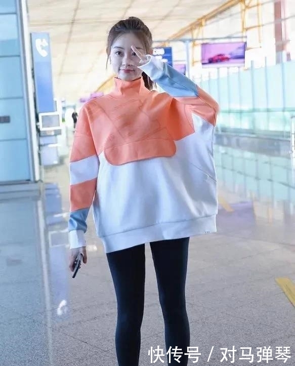 选择■什么颜色衣服显皮肤白？