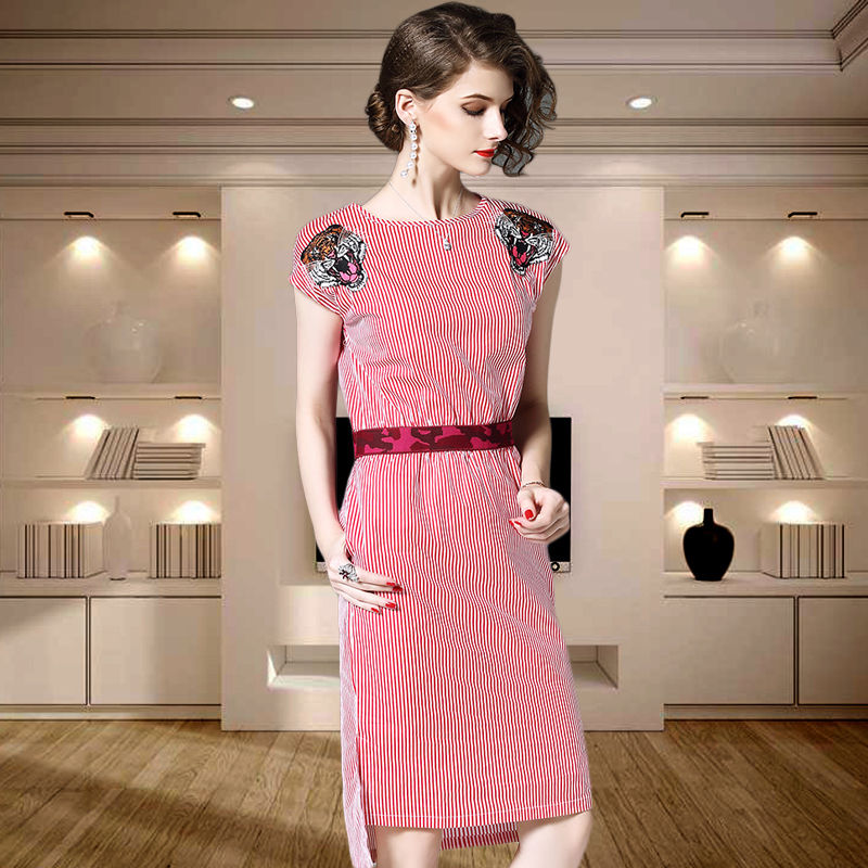 姐姐，你胆子够大的，穿这种连衣裙回家，小心老妈收拾你