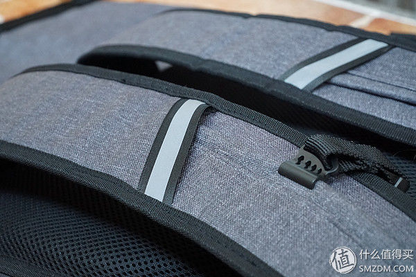 英伦气质的休闲与商务并存--KNOMO CROMWELL克伦威尔卷盖双肩包