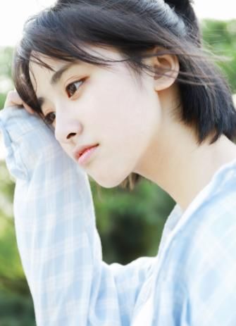 沈月清纯又可爱，穿衣也非常耐看呢！