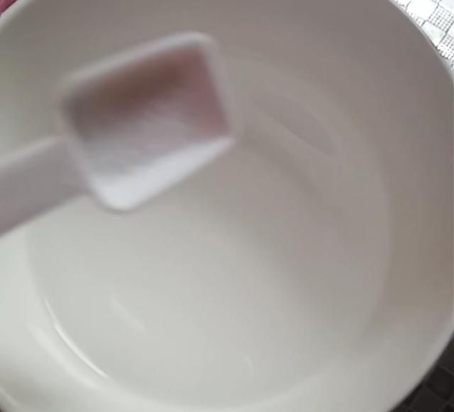  白皙：熬一碗桃花粥，喝了皮肤白皙有光泽度，美容护肤又美容养颜