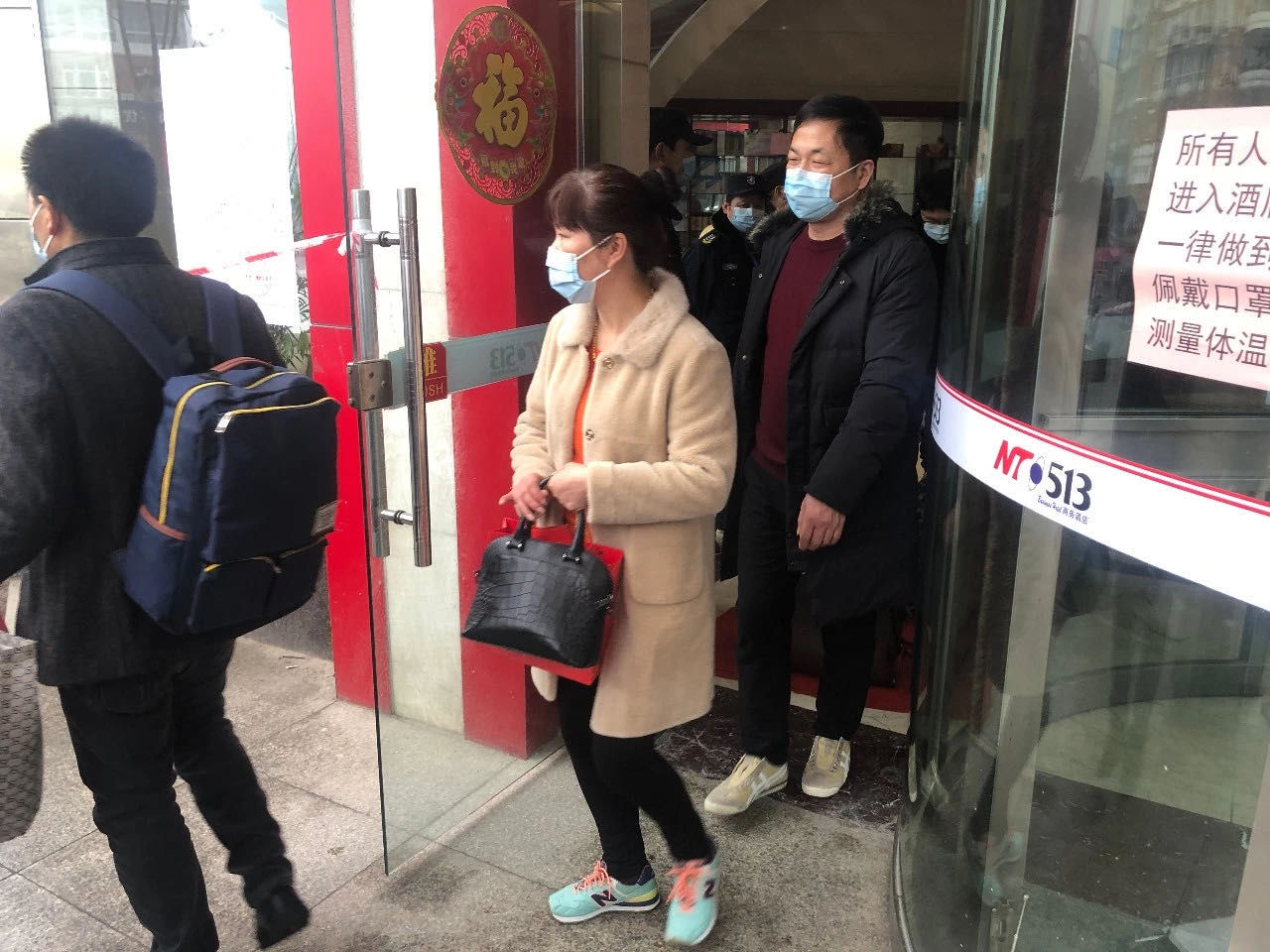  回家@登上热搜的重庆飞南通航班隔离人员，今启程回家，无一人感