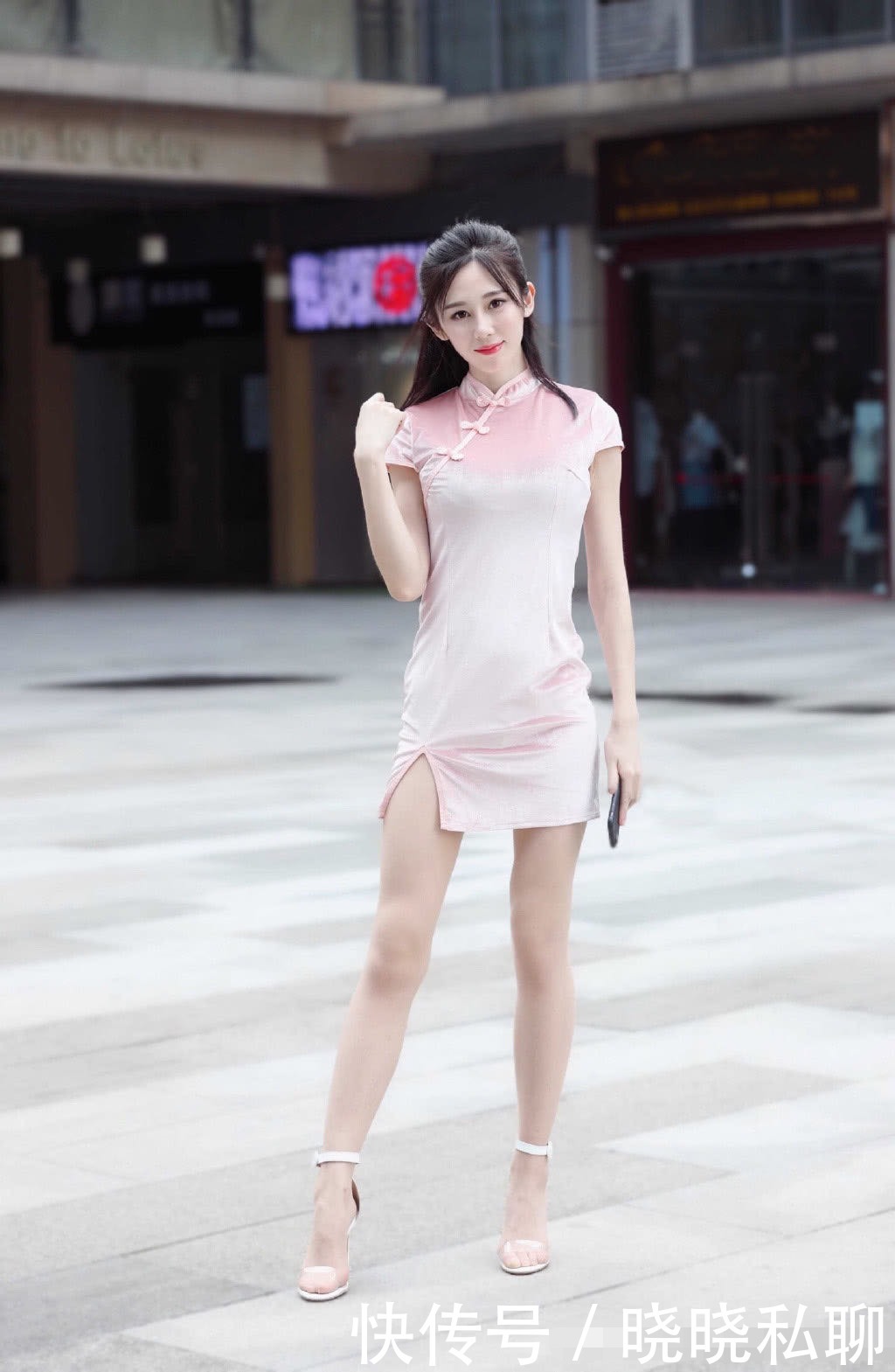  #邻家#“粉红色”的旗袍，让邻家小妹气质更加自信优雅