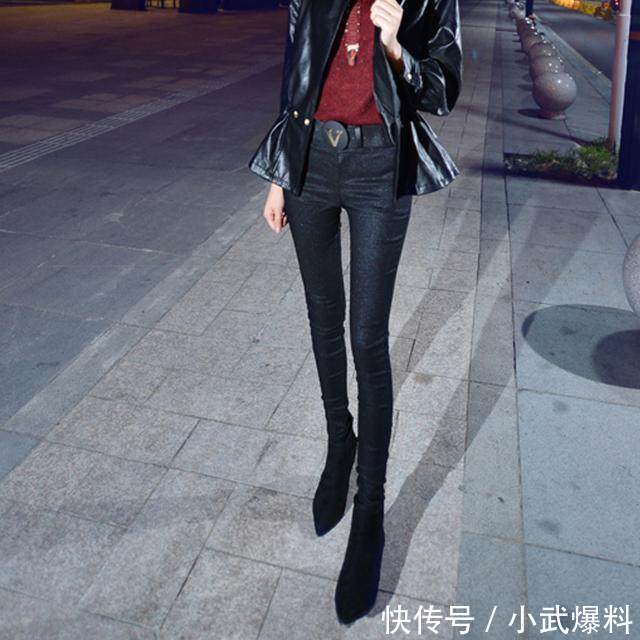 还在穿防走光打底裤就过时了 现在流行可外穿的打底裤了