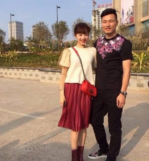 国足没让球迷满意,但国足太太团的身材没让人