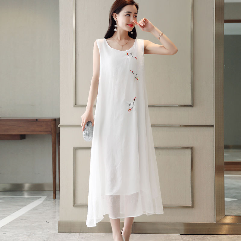 微胖女穿最美的流行中国风“茶服”，风韵十足、引人瞩目