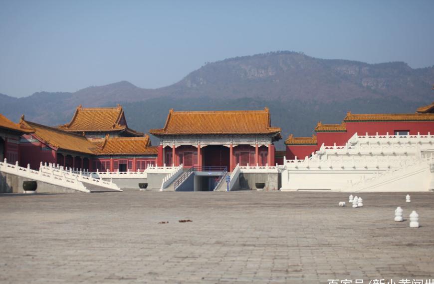 为了打造这座假故宫，花费8亿人民币移平13座山，你一定不陌生