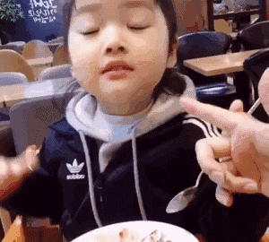 网曝老人电梯里大便?真相来了，事实并非如此......