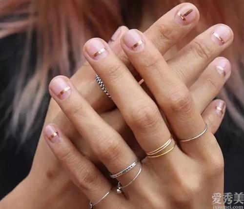  图案设计@配搭钻戒去玩腻了？让渐变美甲为它引入神秘感