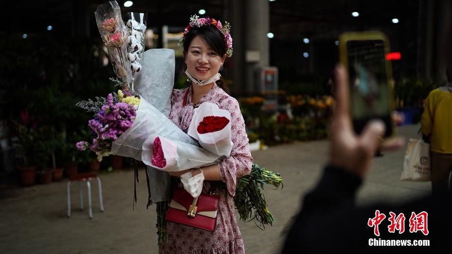  [斗南]昆明斗南花卉市场交易回暖