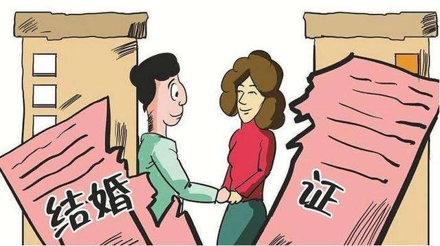 女子当街打小三：离婚没有假的，爱自己才是真的