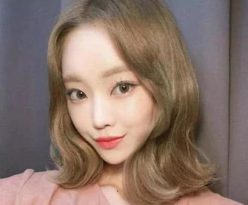 “仙女烫”已过时！现在流行“半圈烫”，秒变初恋脸！