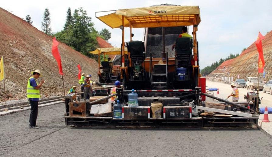 国内最贵高速一千公里收费一千块! 但过路车主不但不骂还觉得便宜