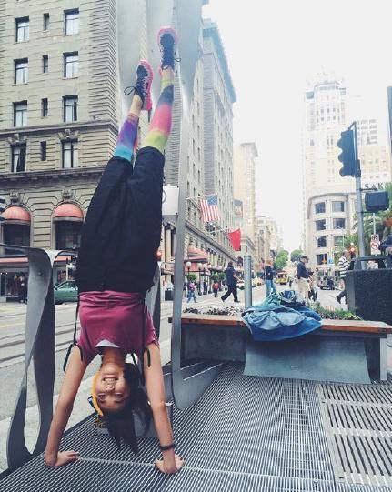 听说她怀孕了？网友都说好，跟导演过苦日子，太有钱了，是真的吗