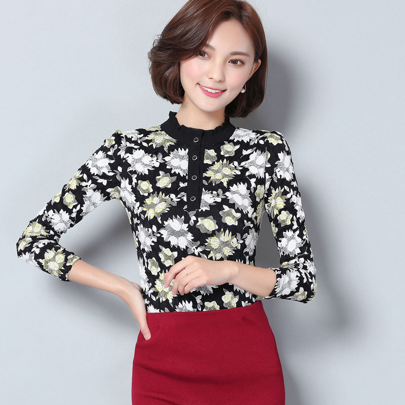 不得不承认，大胸女人穿紧身打底衫，确实好看，吸睛一条街