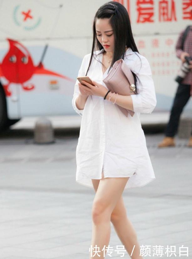 「衬衣」街拍:美丽女神白色衬衣有亮点,凸显完美身材,十分性感