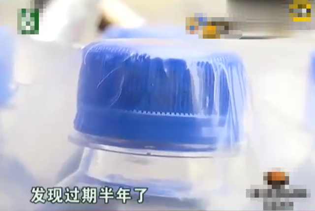 男子买百事可乐过期半年，索赔1000元，只因超市的人说了一句话