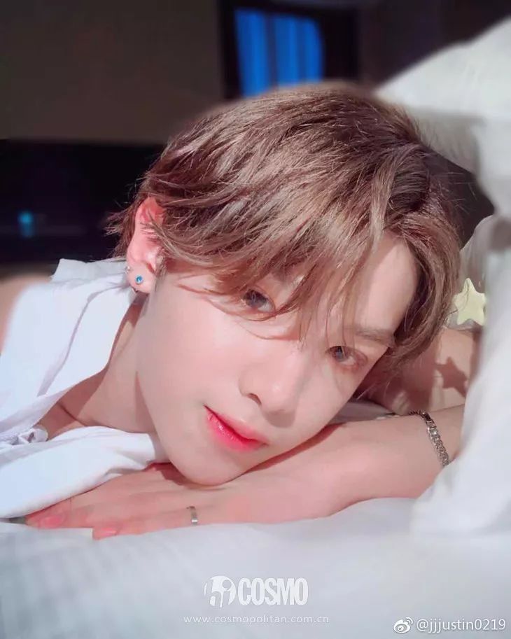 彩妆迷 | 最修饰脸型的害羞感腮红?被我两步搞定