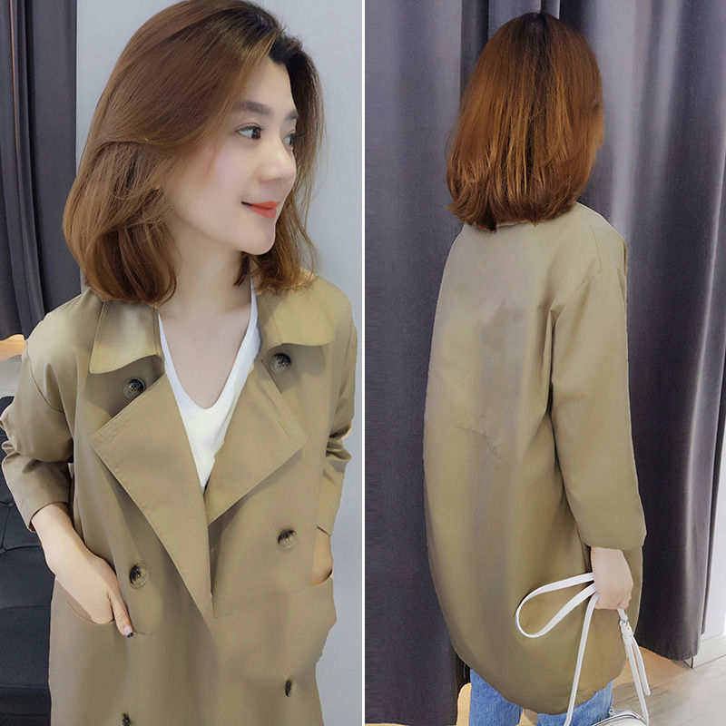 立秋后早晚凉!女人最好少穿裙子，试试风衣+衬衫，美的恰到好处