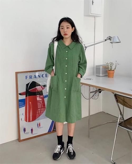  『气质』雪纺裙失宠了，今年流行气质时髦的“衬衫裙”，女明星都上瘾了