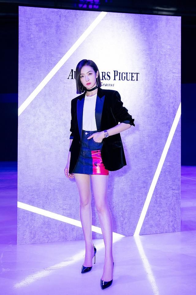 唐嫣宋茜同穿跟天高秀长腿，网友：糖糖遇到对手啦