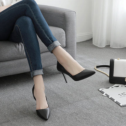 穿上细高跟鞋的我,走路都不一样了,会穿细高跟鞋的女人最美了